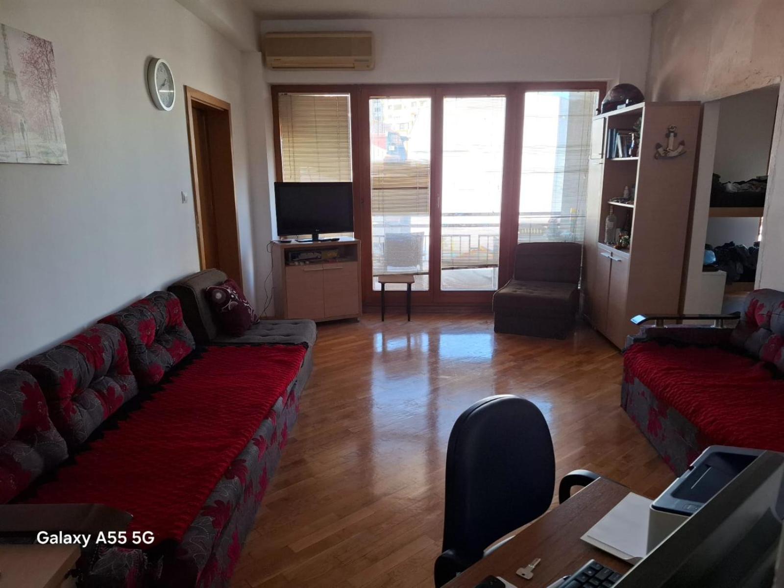 Alpi Hostel Skopje Ngoại thất bức ảnh